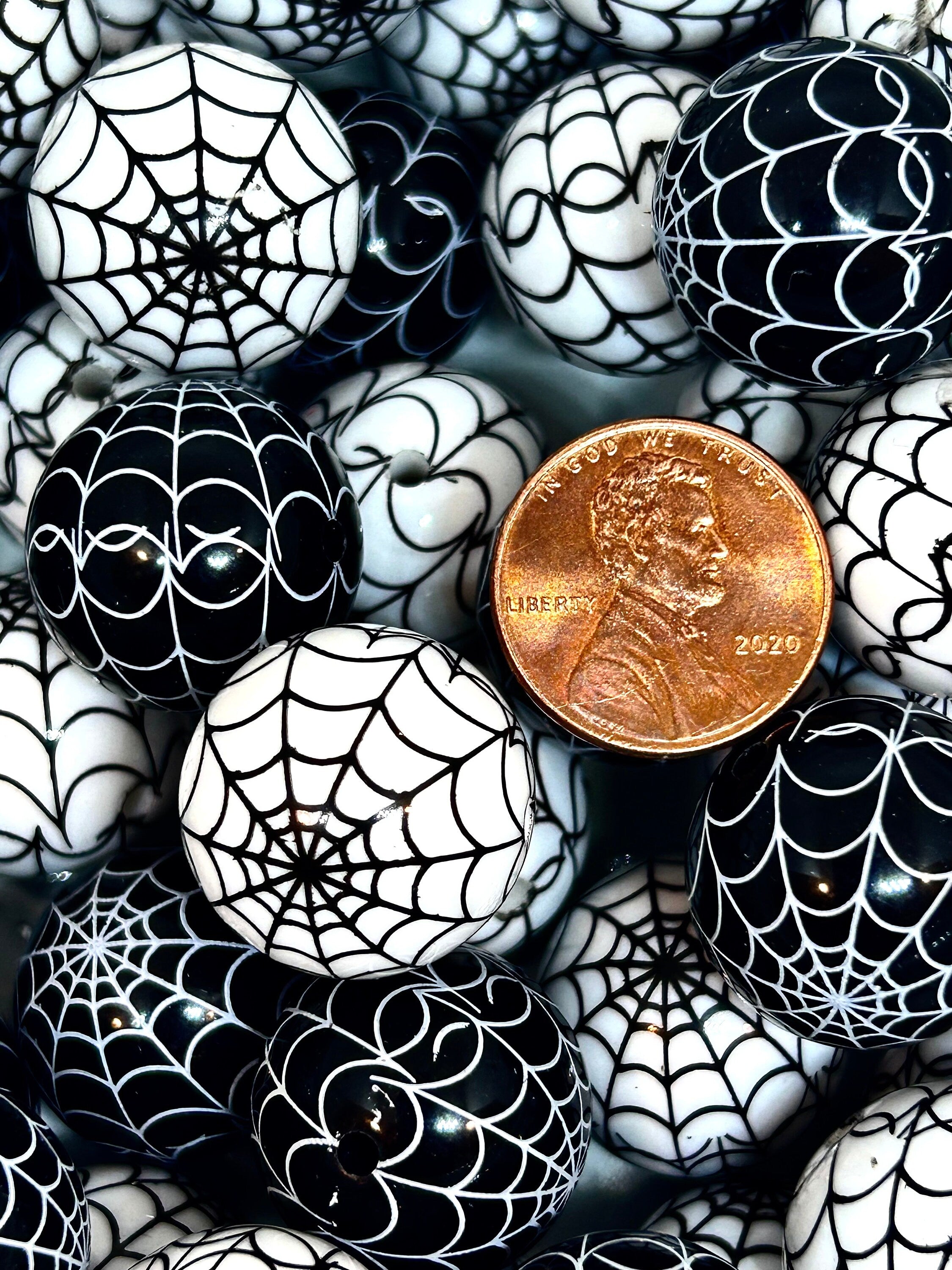 20mm Chunky Halloween Creepy Spider Web Bead Mix